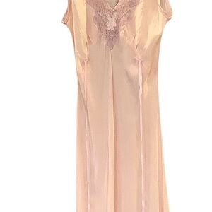 Elegant Vintage Silk Peach Lace Nightgown